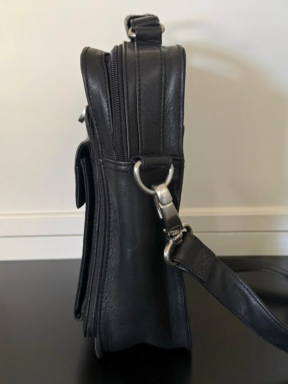 J.Jill Black Leather Crossbody Organizer Bag Zip Compartments Travel Purse